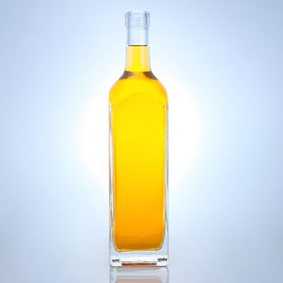 Bottiglia di vetro a pietra quadrata in colore chiaro per vodka whisky tequila gin