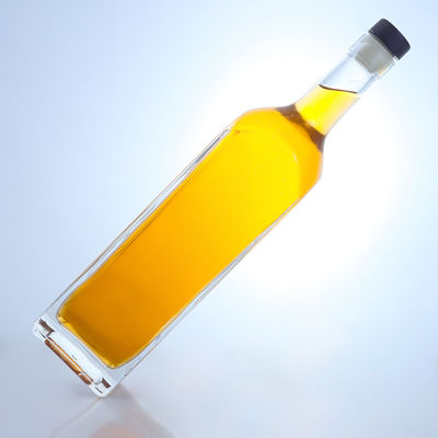 Bottiglia di vetro a pietra quadrata in colore chiaro per vodka whisky tequila gin