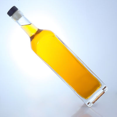Bottiglia di vetro a pietra quadrata in colore chiaro per vodka whisky tequila gin