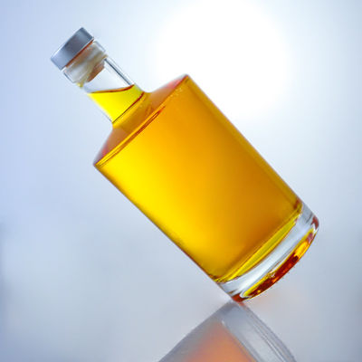 Popular Shape Super Flint Glass Liquor Bottle per Vodka Whiskey Rum Tequila Gin Made