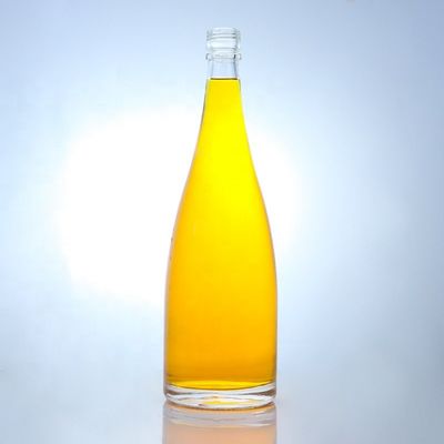 Bottiglia di vetro a cappuccio a vite a forma di pera fatta per il rum Super Flint Vodka Whisky Tequila Gin