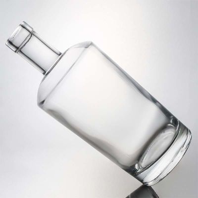 Chiara Custom Logo 750ml Extra Flint Quadratura bottiglia di vetro per liquori Gin Vodka Whiskey