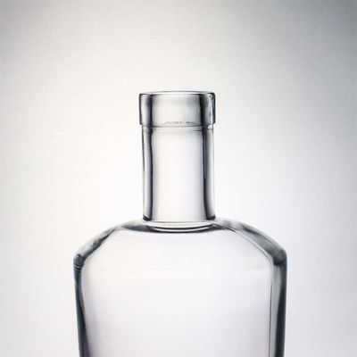 Chiara Custom Logo 750ml Extra Flint Quadratura bottiglia di vetro per liquori Gin Vodka Whiskey
