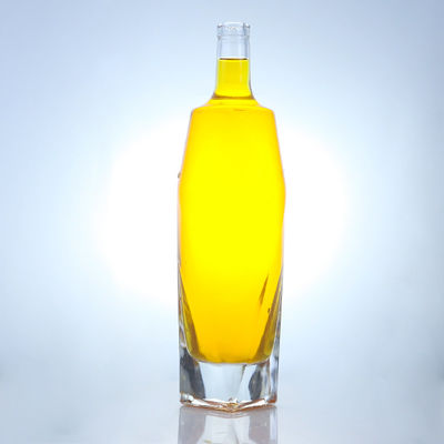 Materiale del corpo Vetro Forma quadrata Rum Vodka Whisky Tequila Gin Bottiglia con sughero