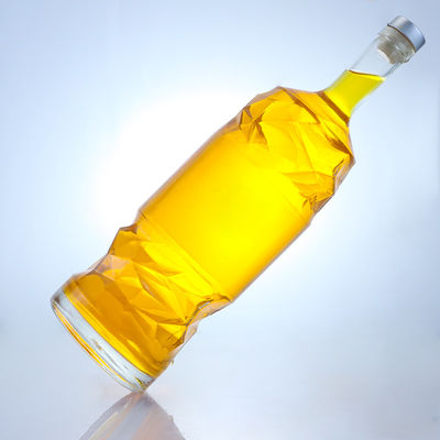 Bottiglia di vetro di liquore con logo in rilievo personalizzabile e colore chiaro o personalizzato della bottiglia