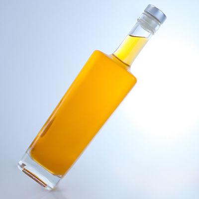 750 ml di bottiglia di liquori in vetro a misura per cognac, vodka, whisky e tappo di sughero a forma quadrata