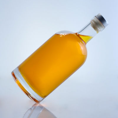 Logo personalizzato e tappo bottiglia di liquore in vetro da 750 ml per rum gin vodka tappo di sughero personalizzato