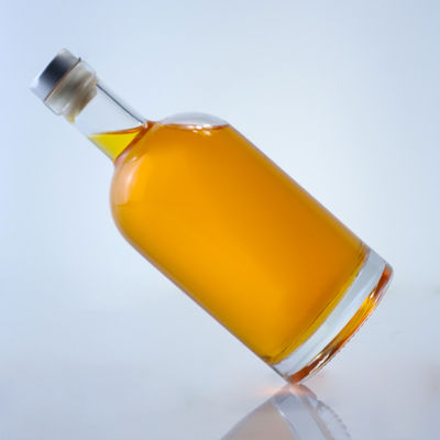 Logo personalizzato e tappo bottiglia di liquore in vetro da 750 ml per rum gin vodka tappo di sughero personalizzato