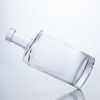 Forma rotonda Disegno personalizzato 750 ml Bottiglia di vetro liquore vuoto chiaro per rum Vodka Gin Whiskey