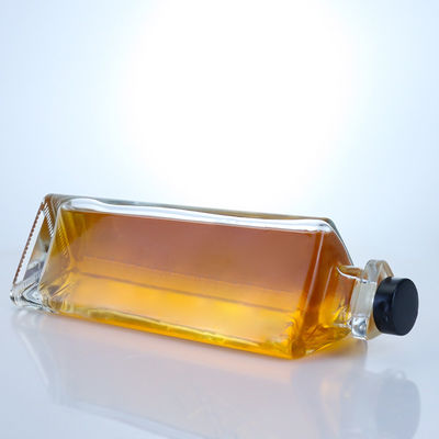 Materiale di base Vetro 750 ml Disegno Bottiglia di liquore in vetro a tre lati per whisky Gin Rum