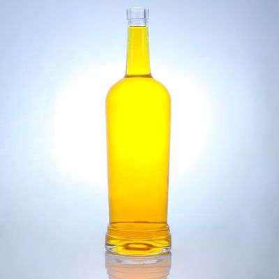 Base di vetro Forma rotonda Logo personalizzabile Collo lungo Bottiglia di liquore con sughero