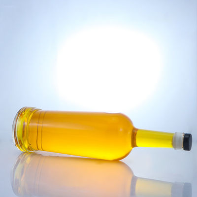 Base di vetro Forma rotonda Logo personalizzabile Collo lungo Bottiglia di liquore con sughero