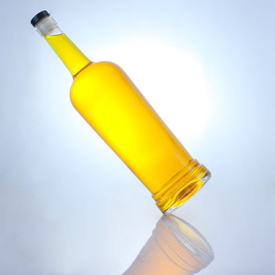 Base di vetro Forma rotonda Logo personalizzabile Collo lungo Bottiglia di liquore con sughero