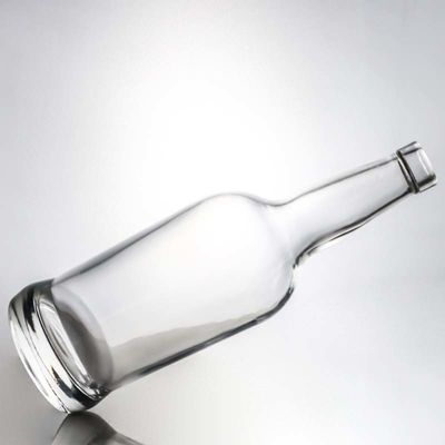 Collare in vetro con logo personalizzato Bottiglia rotonda di liquori da 700 ml per vodka brandy whisky e altro