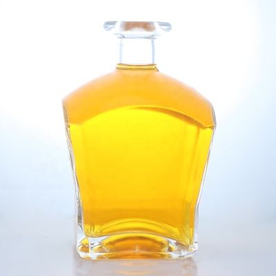 Collare di vetro Materiale Forma quadrata Whiskey Vodka Tequila Brandy Gin Rum Bottiglia con sughero