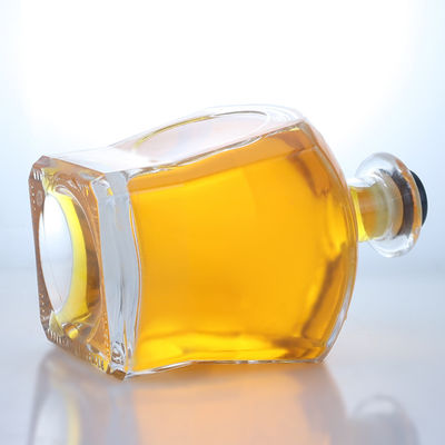 Collare di vetro Materiale Forma quadrata Whiskey Vodka Tequila Brandy Gin Rum Bottiglia con sughero