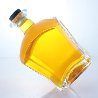 Collare di vetro Materiale Forma quadrata Whiskey Vodka Tequila Brandy Gin Rum Bottiglia con sughero