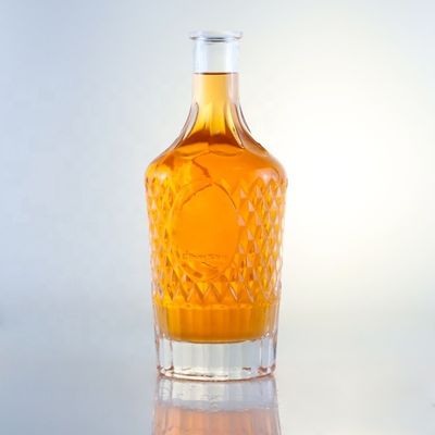 Bottiglia di vetro di pietra per gin rum champagne brandy e whisky con logo personalizzato