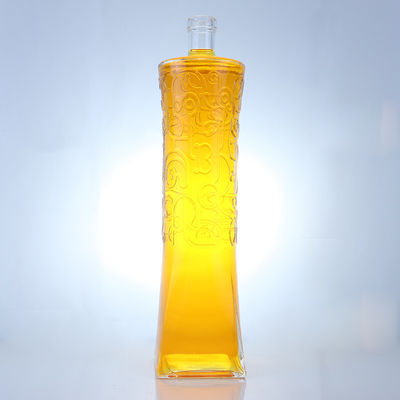 Bottiglia di vetro a forma unica 500 ml 700 ml 750 ml per rum vodka whisky tequila gin