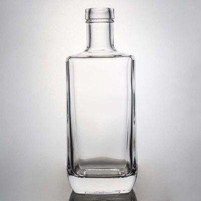Elegante bottiglia di liquore in vetro quadrato 700ml 750ml per whisky vodka gin collare materiale vetro
