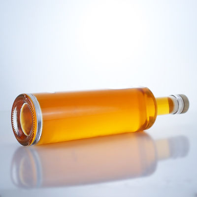 Bottiglia di alcool di vetro personalizzata con base pesante e tappo di sughero