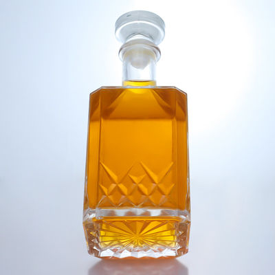 Bottiglia di vetro poligonale personalizzata per vodka whisky gin rum spirit