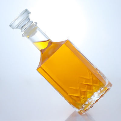 Bottiglia di vetro poligonale personalizzata per vodka whisky gin rum spirit