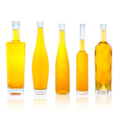 Materiale di base Vetro Collo alto Vodka Whisky Gin Rum Bottiglia 500ml 700ml 1000ml con tappo a vite