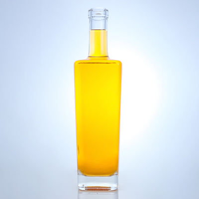 Materiale di base Vetro Collo alto Vodka Whisky Gin Rum Bottiglia 500ml 700ml 1000ml con tappo a vite