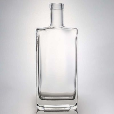 Materiale del colletto Vetro 700ml Quadrato Super Flint Glass Bottle per Vodka Gin Rum Whisky