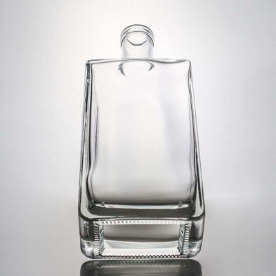 Materiale del colletto Vetro 700ml Quadrato Super Flint Glass Bottle per Vodka Gin Rum Whisky