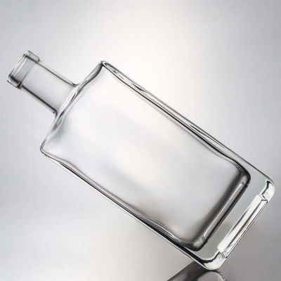 Materiale del colletto Vetro 700ml Quadrato Super Flint Glass Bottle per Vodka Gin Rum Whisky
