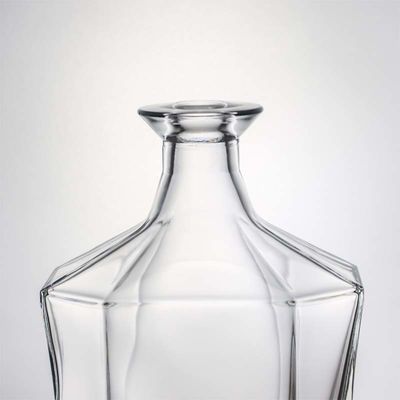 Bottiglia di liquore in vetro poligonale unica e trasparente o personalizzata per whisky gin rum vodka 1000 ml