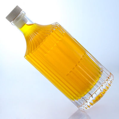 Bottiglia di vetro personalizzata per rum vodka whisky tequila gin design a strisce tipo di sigillamento di sughero