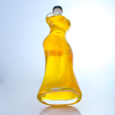 Disegna una bottiglia di tequila per champagne, brandy, whisky e altro