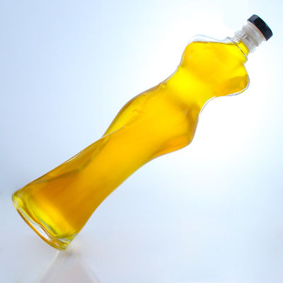 Disegna una bottiglia di tequila per champagne, brandy, whisky e altro