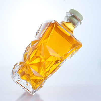 Disegno unico Bottiglia di vetro da 800 ml per birra Gin Rum Champagne Brandy Whisky Clear Flint