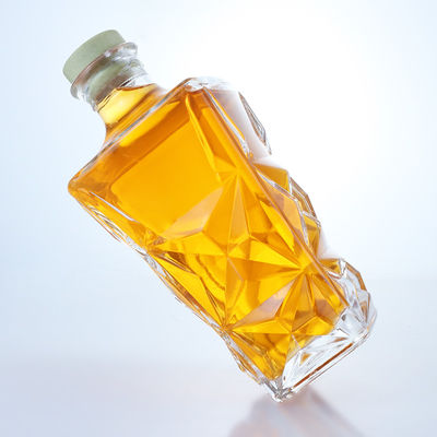 Disegno unico Bottiglia di vetro da 800 ml per birra Gin Rum Champagne Brandy Whisky Clear Flint