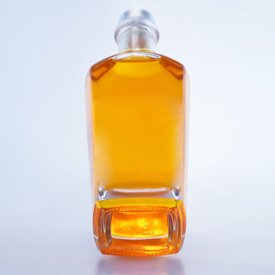 Colore della bottiglia Chiara bottiglia di vetro a forma unica da 750 ml per gin rum champagne brandy whisky