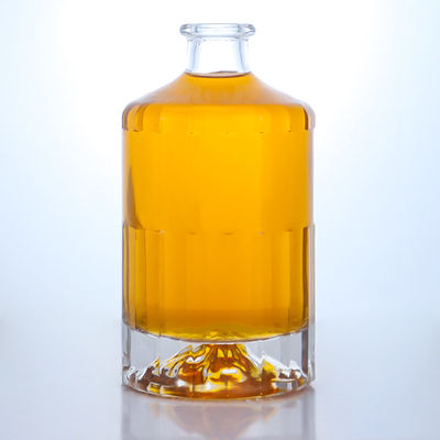 Bottiglia di vetro di whisky liquor con forma unica e chiusura in T-Cork