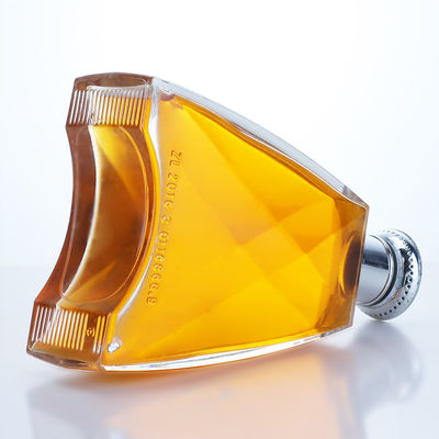 Materiale del corpo Vetro 700 ml Bottiglia di pietra trasparente per Gin Rum Champagne Whisky