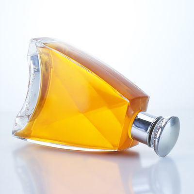 Materiale del corpo Vetro 700 ml Bottiglia di pietra trasparente per Gin Rum Champagne Whisky