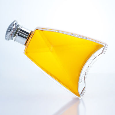 Materiale del corpo Vetro 700 ml Bottiglia di pietra trasparente per Gin Rum Champagne Whisky