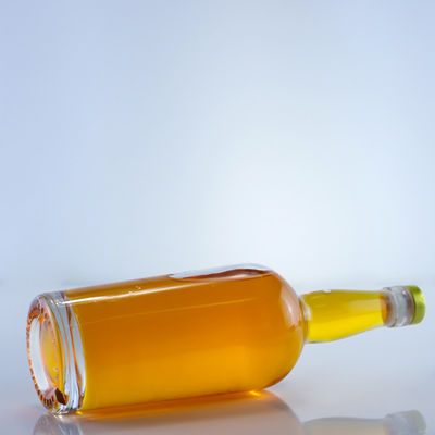 Logo personalizzato Bottiglia di vetro rotonda di 750 ml per gin rum Champagne Liquor