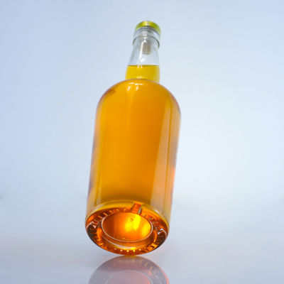 Logo personalizzato Bottiglia di vetro rotonda di 750 ml per gin rum Champagne Liquor