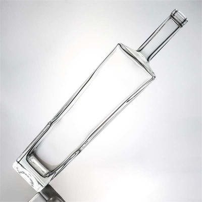 Materiale del corpo Vetro Bottiglia di whisky a forma quadrata da 1000 ml con alto filtro e sughero