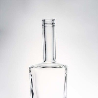 Materiale del corpo Vetro Bottiglia di whisky a forma quadrata da 1000 ml con alto filtro e sughero