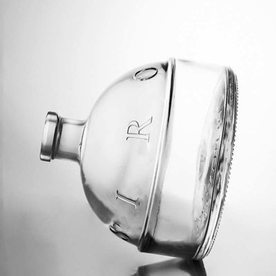 Bottiglia di liquore in vetro a forma personalizzata per gin rum champagne