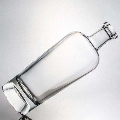Logo personalizzato 700ml 1000ml Clear Flint Gin Rum Champagne Liquor Bottiglia di vetro con sughero