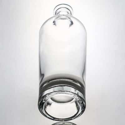 Logo personalizzato 700ml 1000ml Clear Flint Gin Rum Champagne Liquor Bottiglia di vetro con sughero